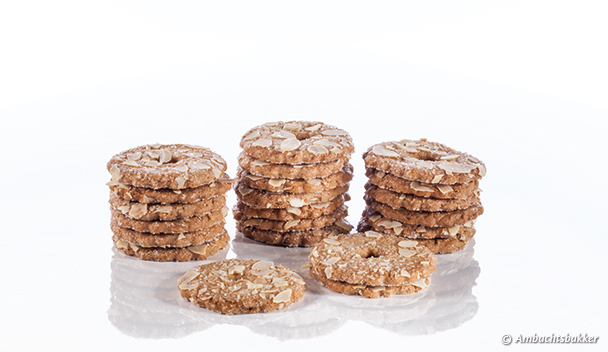 Kerstkransjes met amandelschaafsel